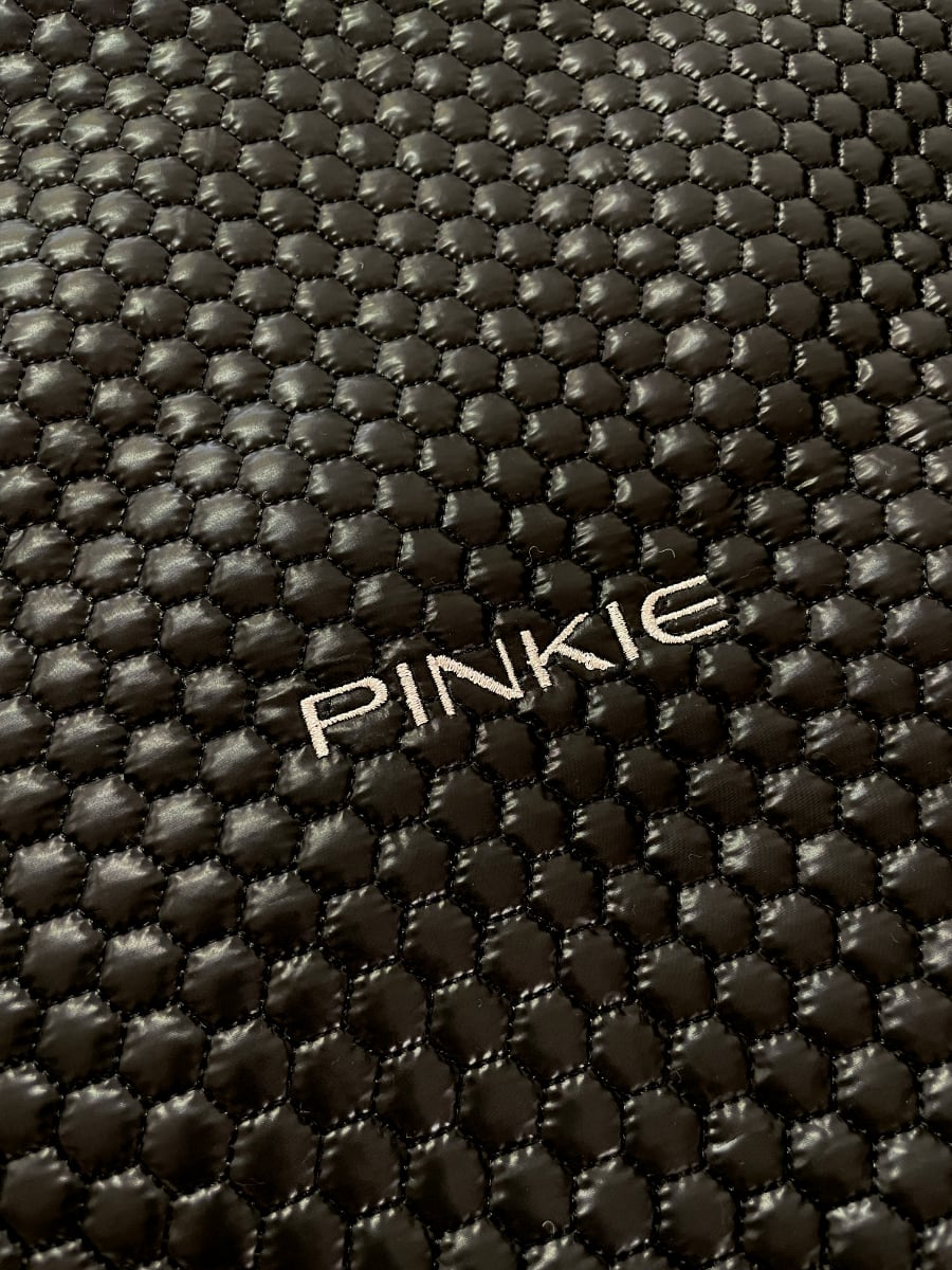 kliknutít zobrazíte maximální velikost obrázku  Pinkie Black Comb  vékonyabb bundazsák